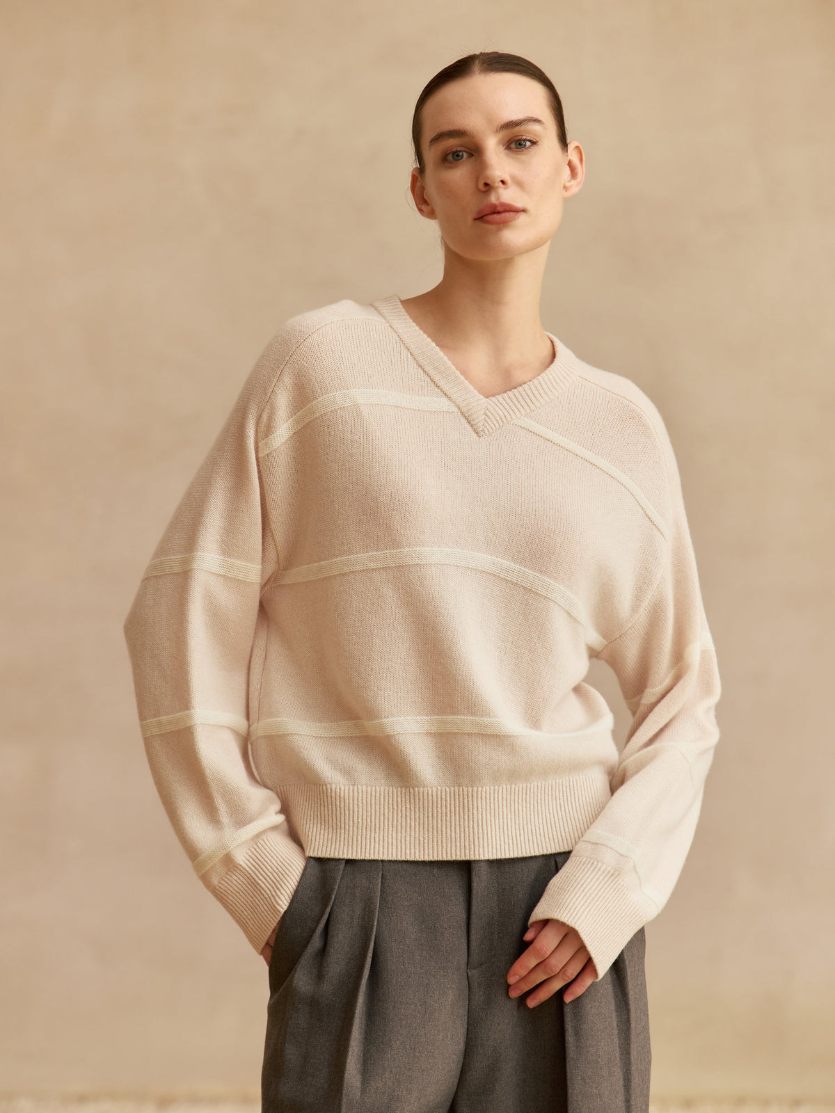 CASHMERE KNIT V NECK PLT3780