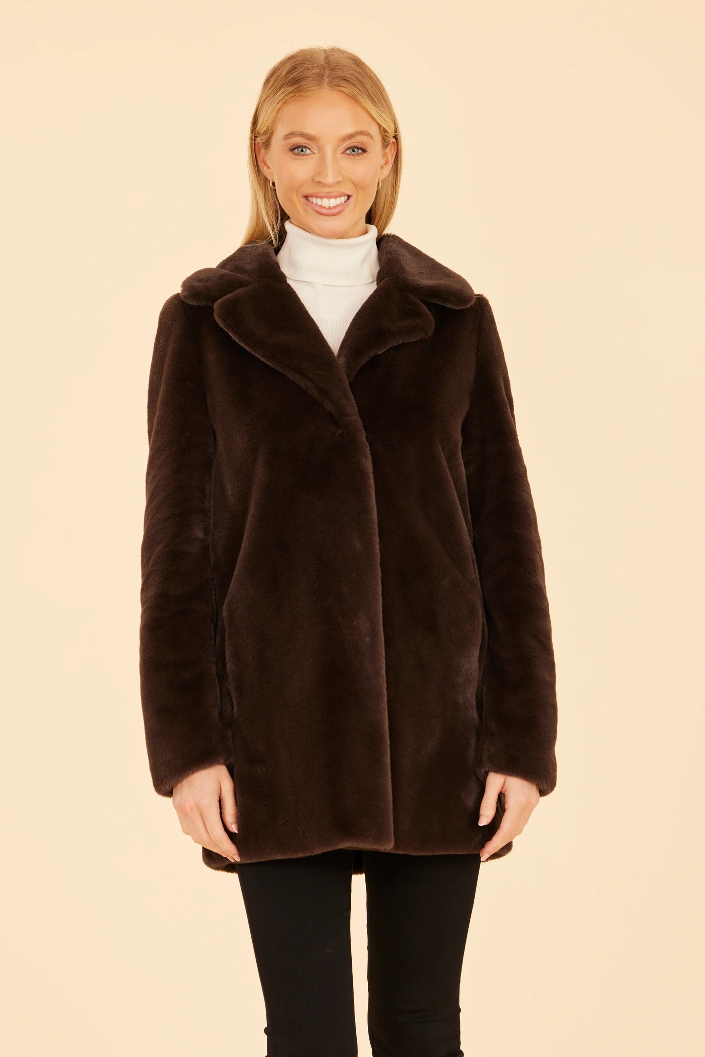 MID LENGTH FAUX FUR 74871