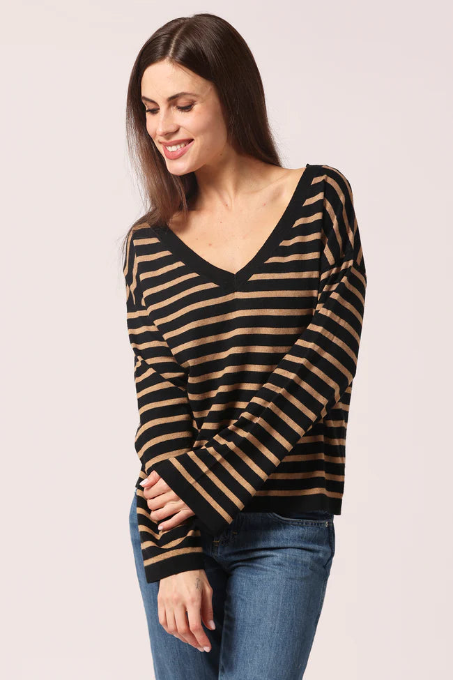 STRIPED WIDE V NECK 9306