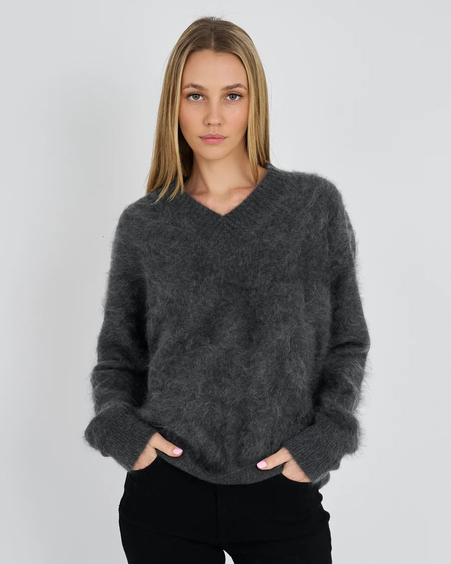 MALLORY BRUSHED OVERSIZED VEE F2195
