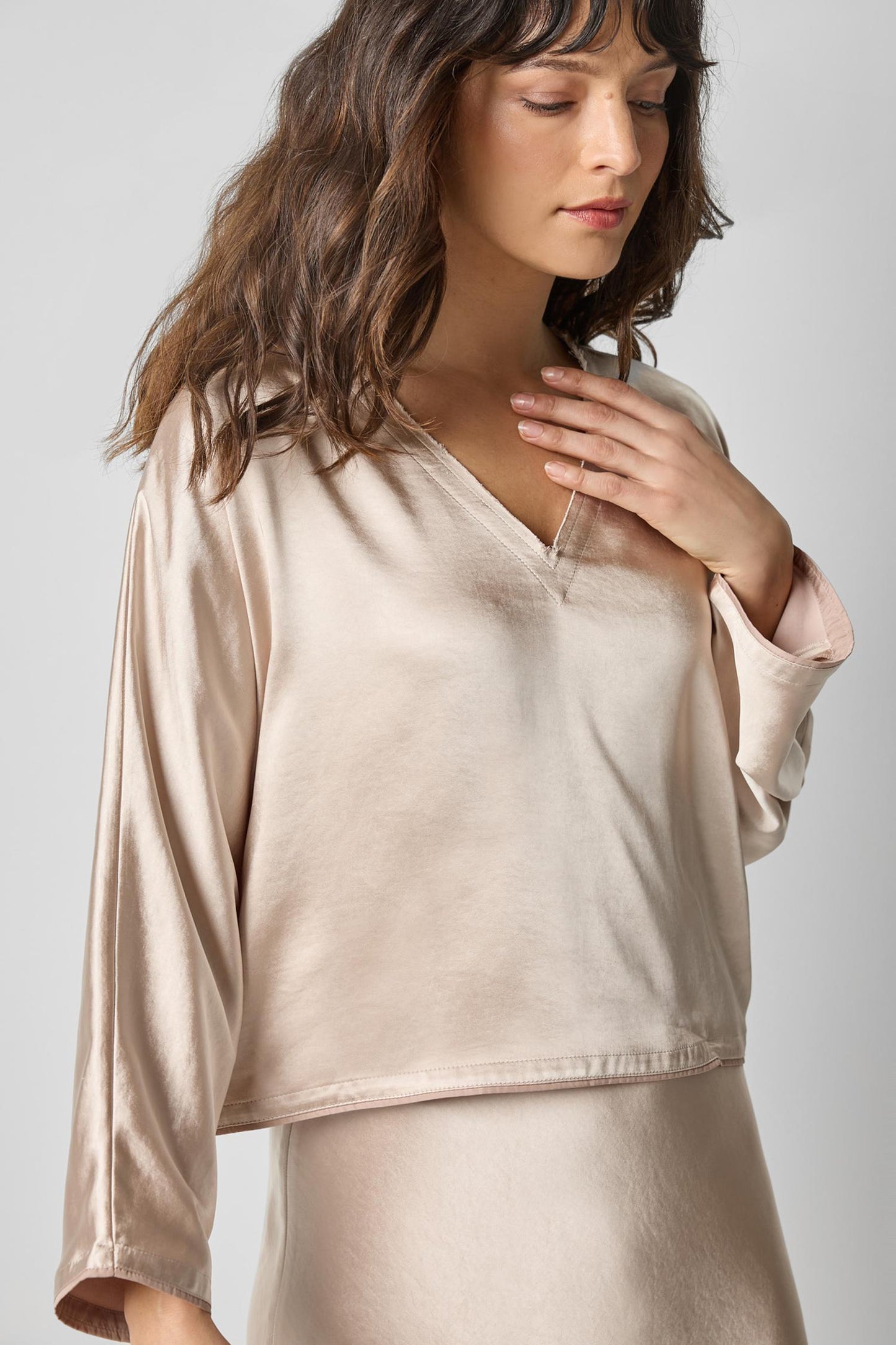 SATIN V NECK DOLMAN PA3149