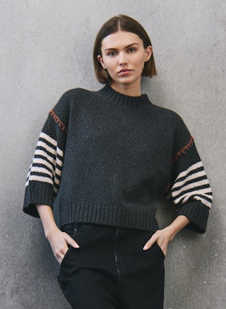 CHUNKY CREW W/ STRIPE SLEEVE NHT10830