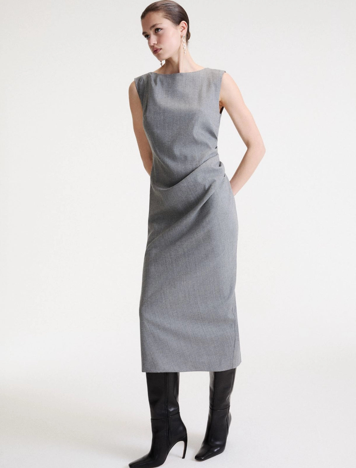 SLEEVELESS ROUCH DRESS