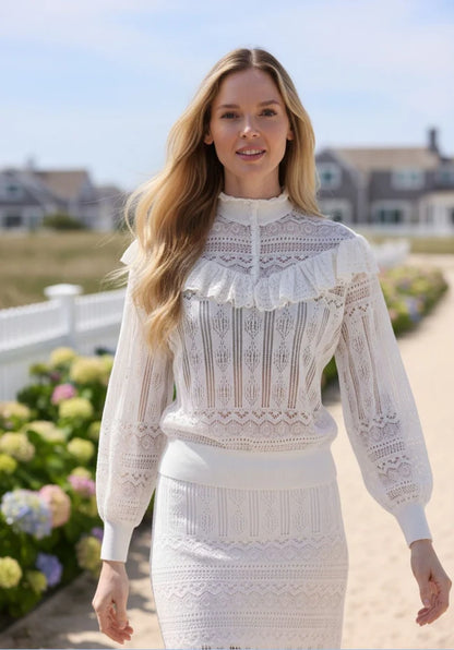 MOCK NECK W/ RUFFLE DETAIL TOP 9736