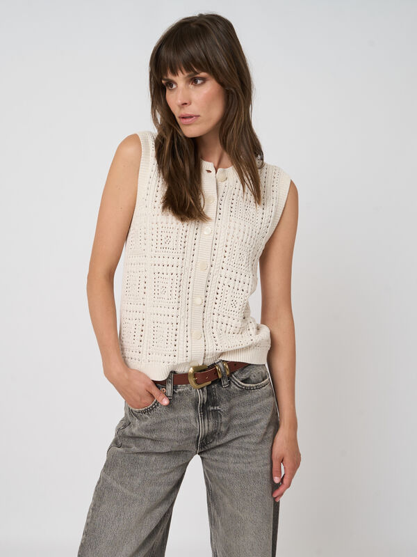 POINTELLE KNIT VEST 401140