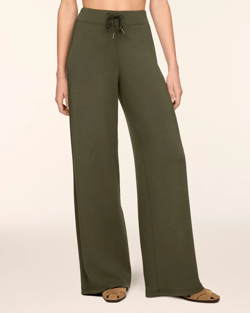 AIRESSENTIAL WIDE LEG PANT 50239R