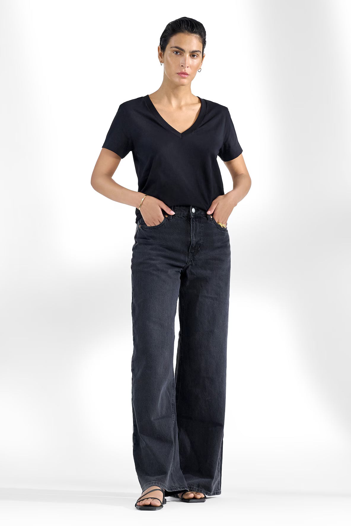 V NECK REGULAR SHORT SLEEVE 624