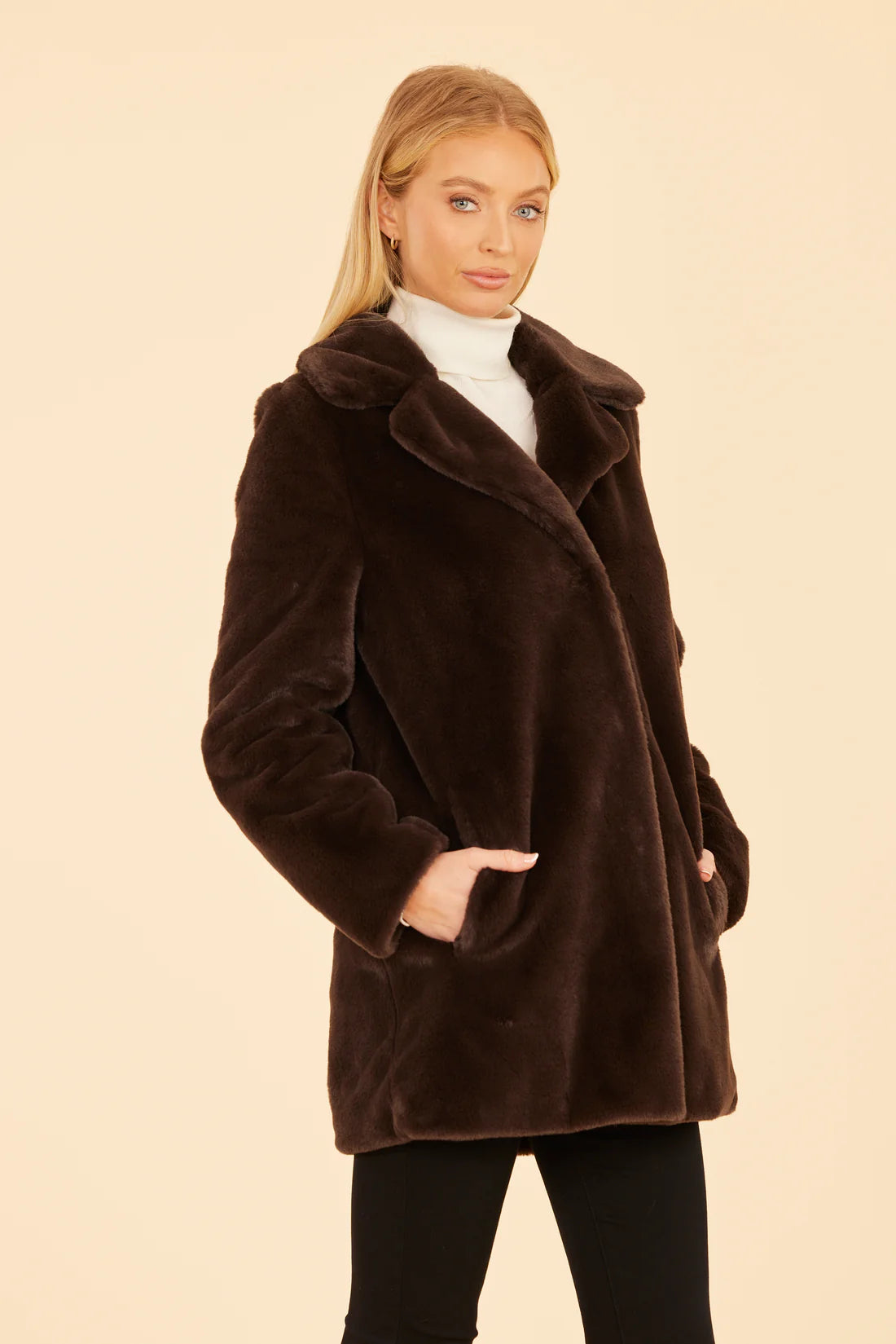MID LENGTH FAUX FUR 74871