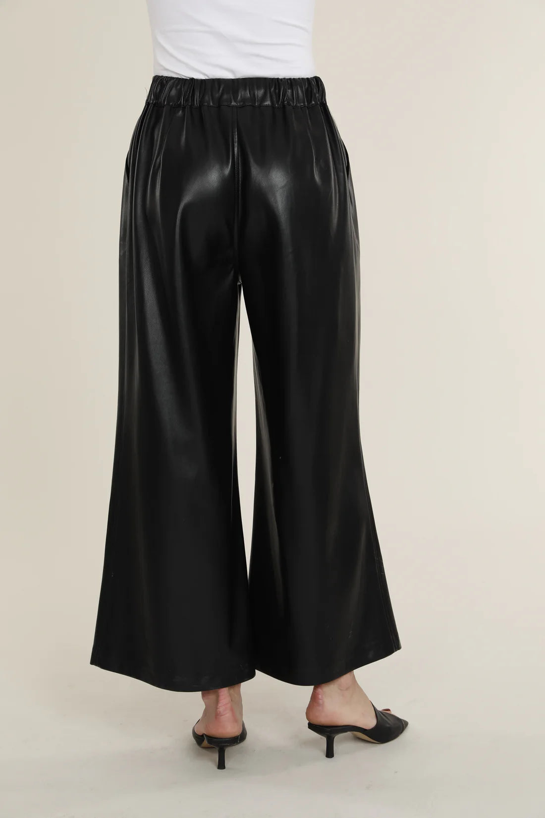 VEGAN LEATHER WIDE LEG CROPPED PANT 75303