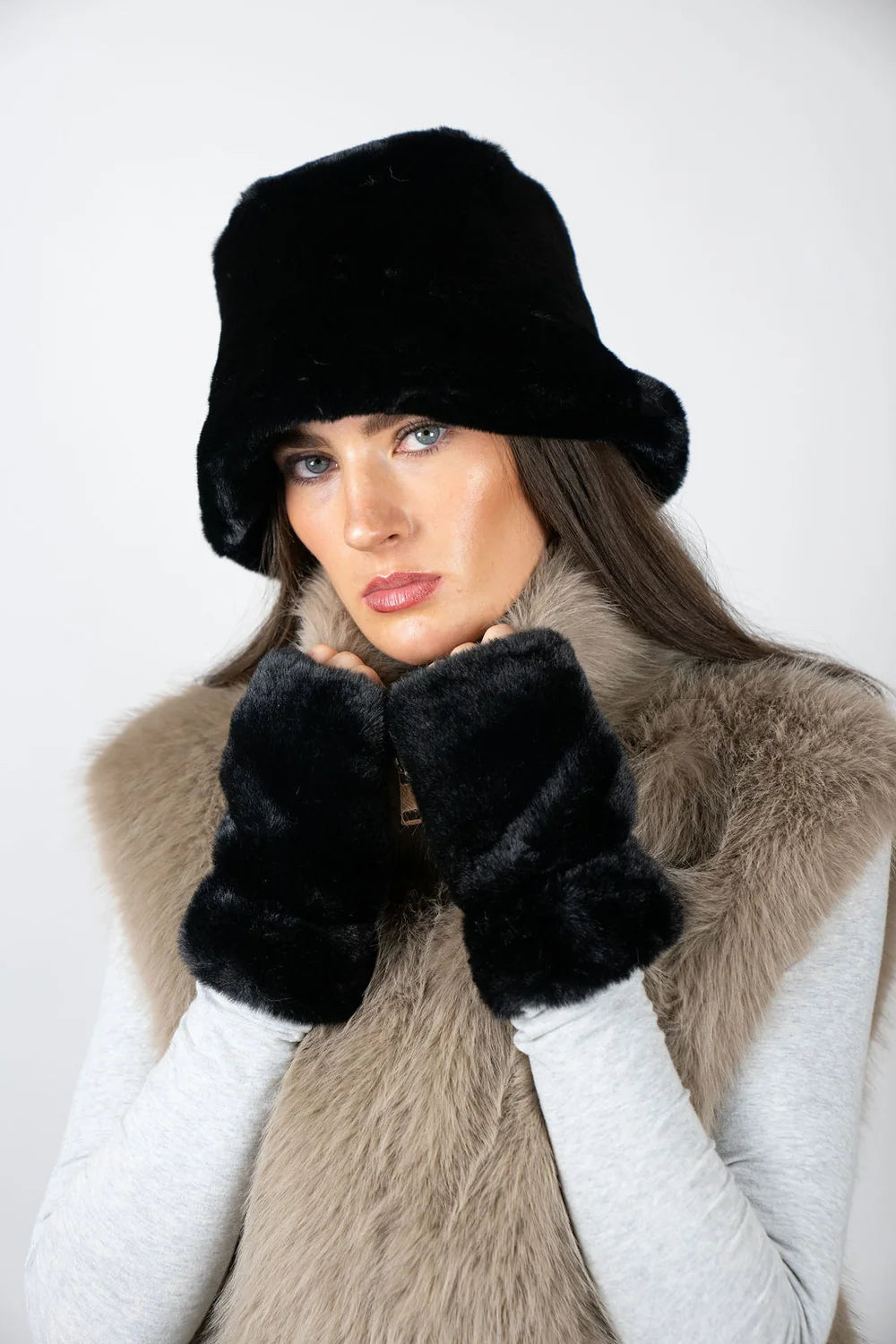 FINGERLESS FUR GLOVES