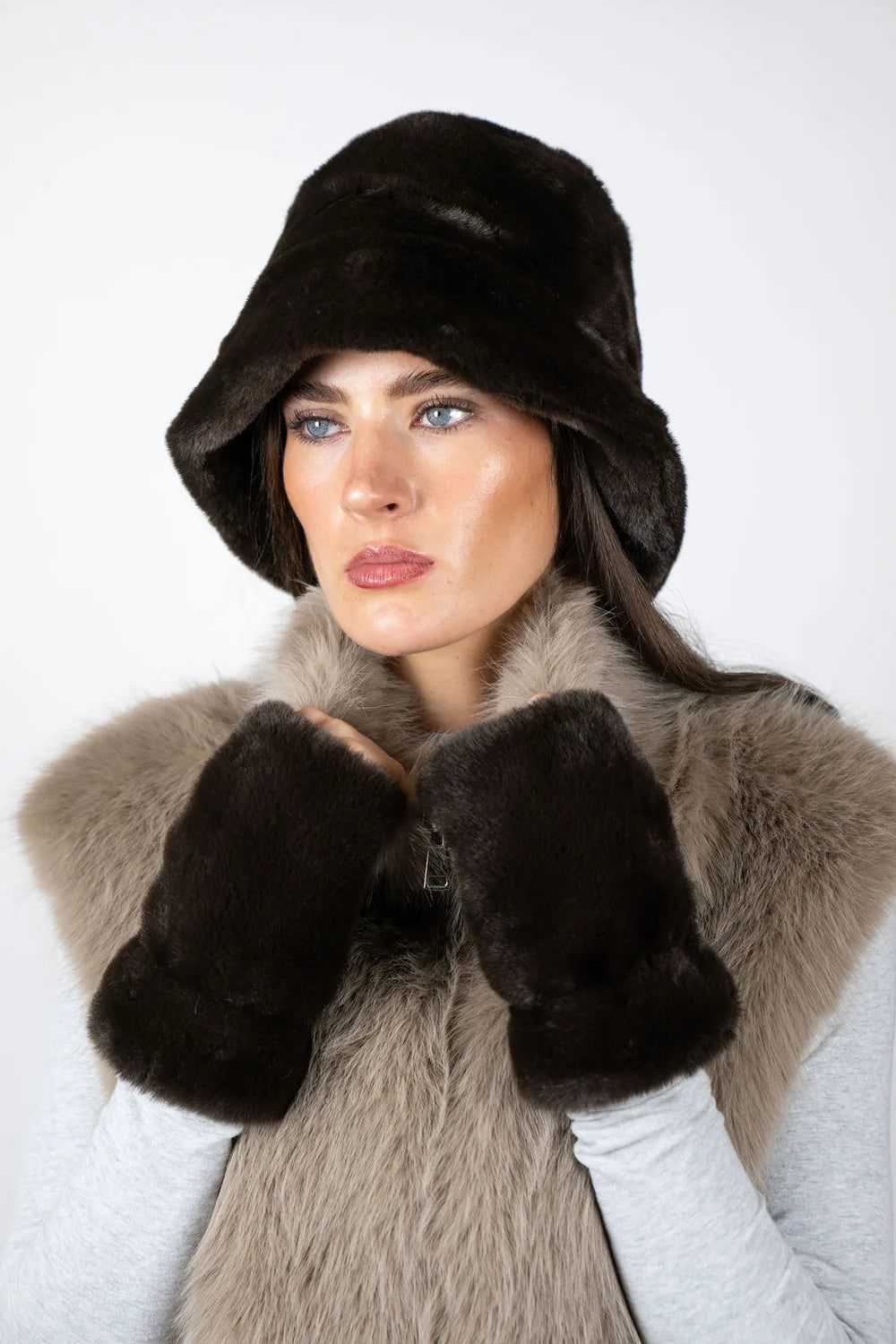 FINGERLESS FUR GLOVES