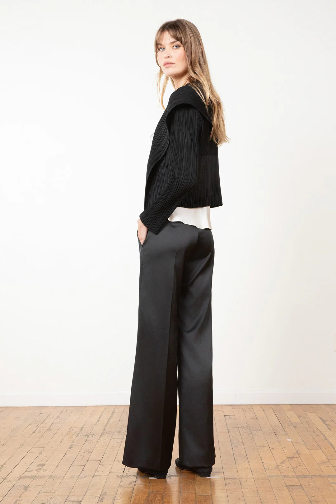 CARLA LIQUID SATIN F1701