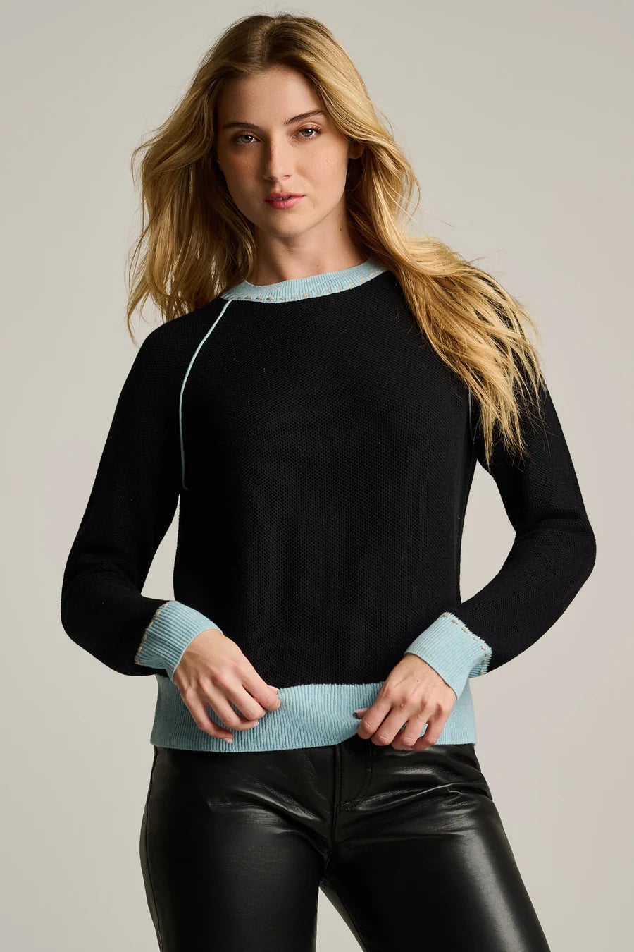STITCHIN' CREWNECK F265-776