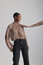 GLOBE LEOPARD BLOUSE