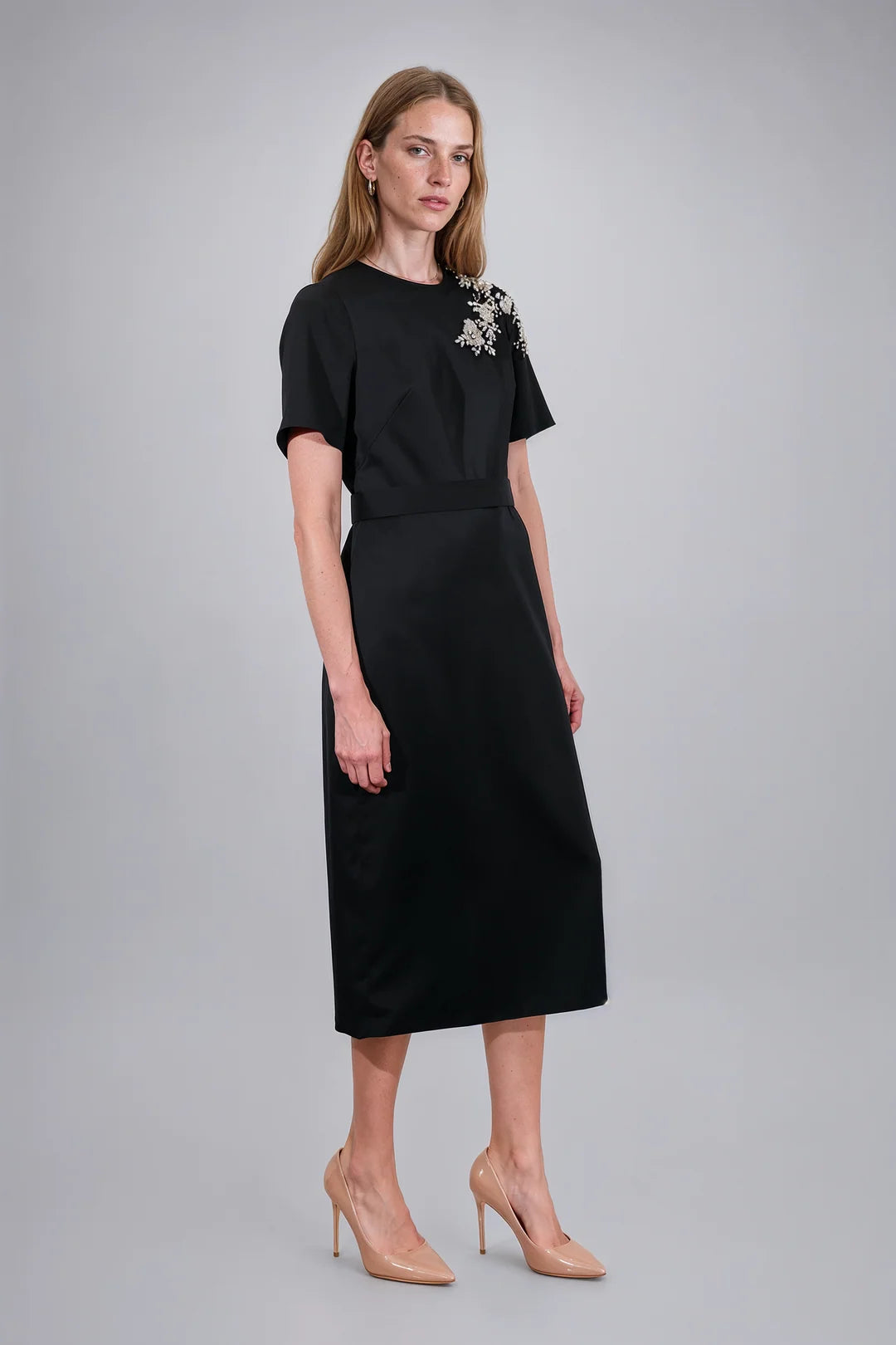 EMBELLISHED SHOULDER SATIN MIDI 91C8011