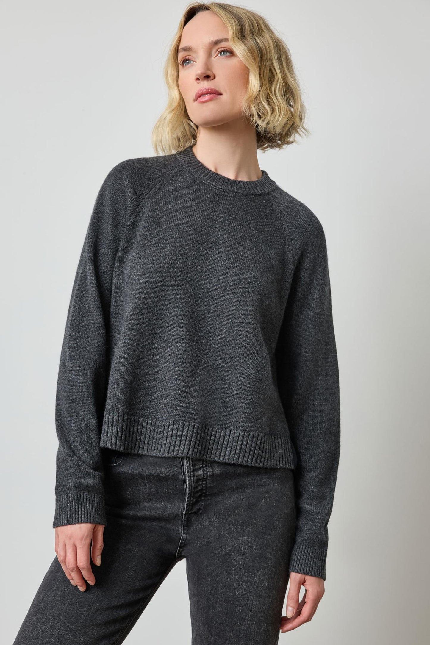 PLEATED BACK RAGLAN SWEATER PA3203