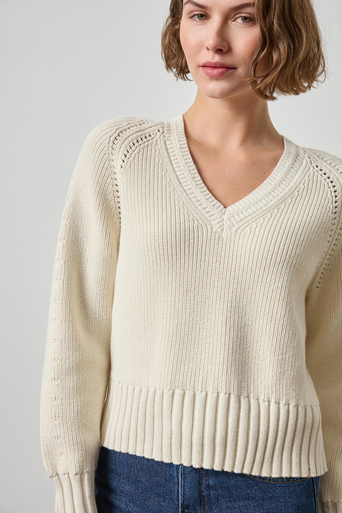 TEXTURED V NECK SADDLE PA3501