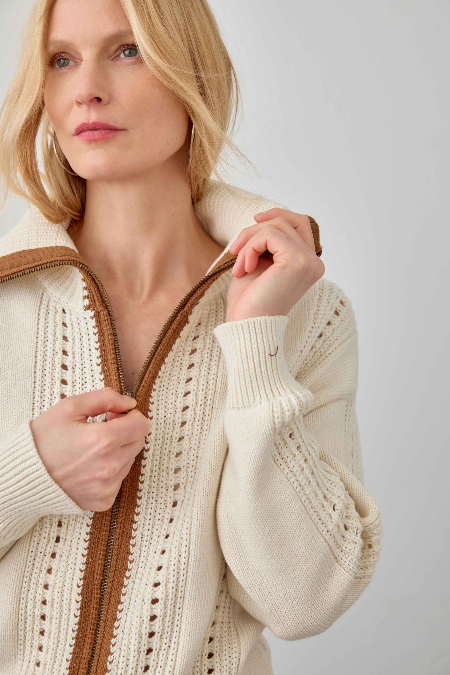 CONTRAST COLLAR ZIP CARDIGAN  PA3502