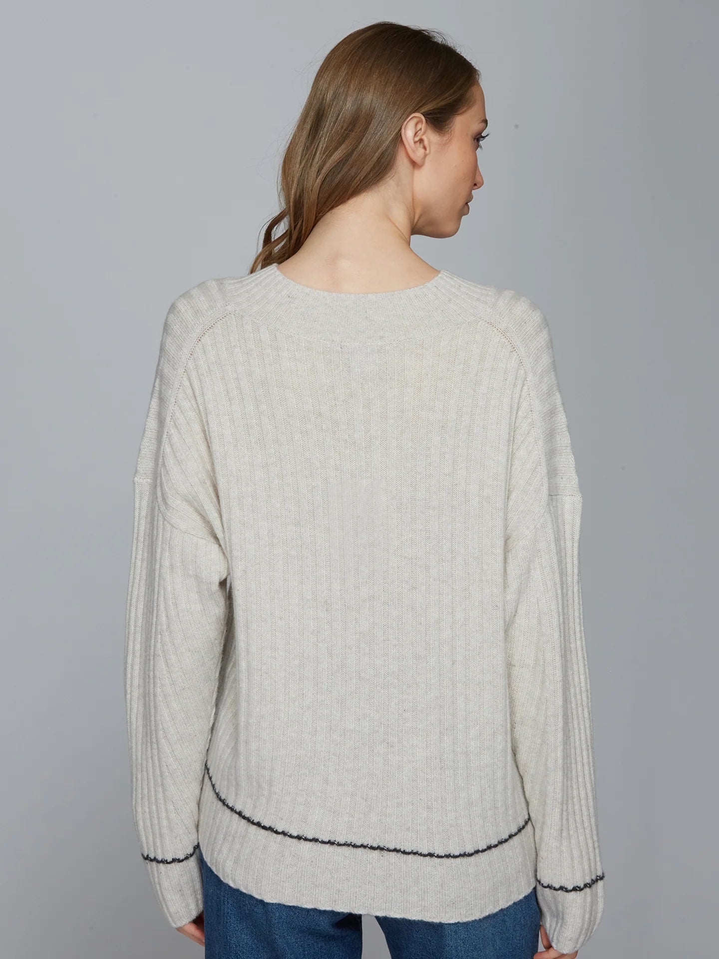 RIB V WITH CONTRAST WHIPSTITCH R14330