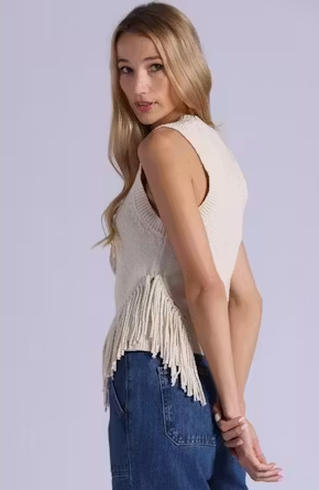 TEXTURED SLEEVELESS CREW W/FRINGE 9836