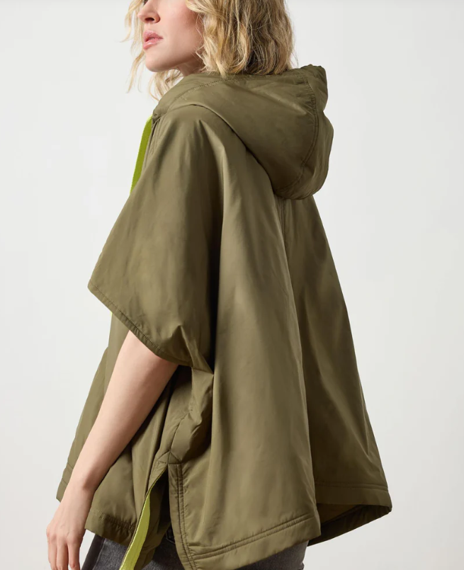 HOODED PONCHO PA3134