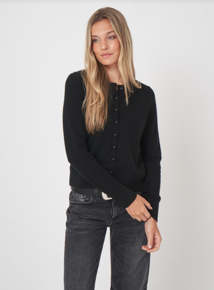 CROPPED CARDIGAN W/ PEARL BUTTONS 103592