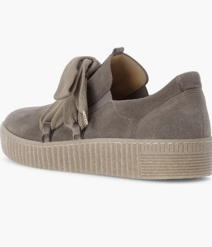 SUEDE BOW SNEAKER 73.333