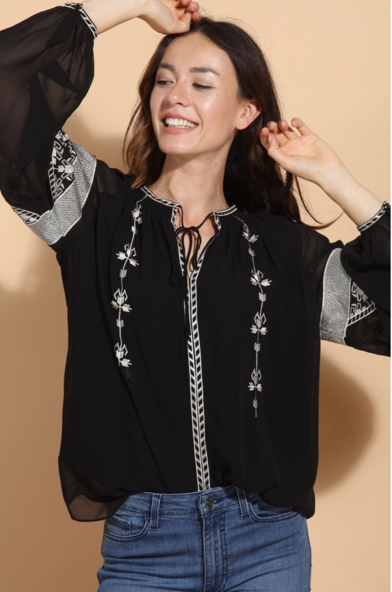 EMBROIDERED TOP W/ TIE NECK 542